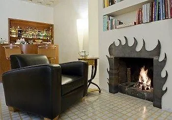 Petronilla - Hotel In Бергамо 4*,