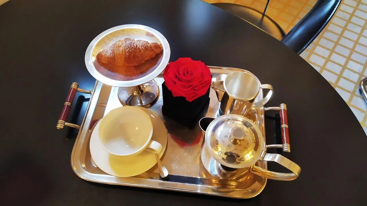 Petronilla - Hotel In Бергамо 4*,  Италия